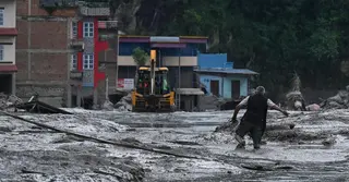 নেপালের কাদা-পানির তাণ্ডব যেন যুদ্ধের ধ্বংসস্তূপ!